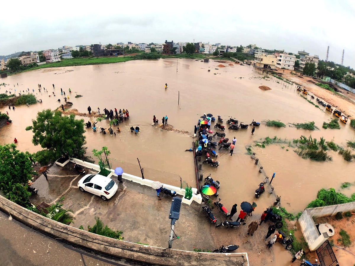 Heavy Rains In Telugu States  - Sakshi1