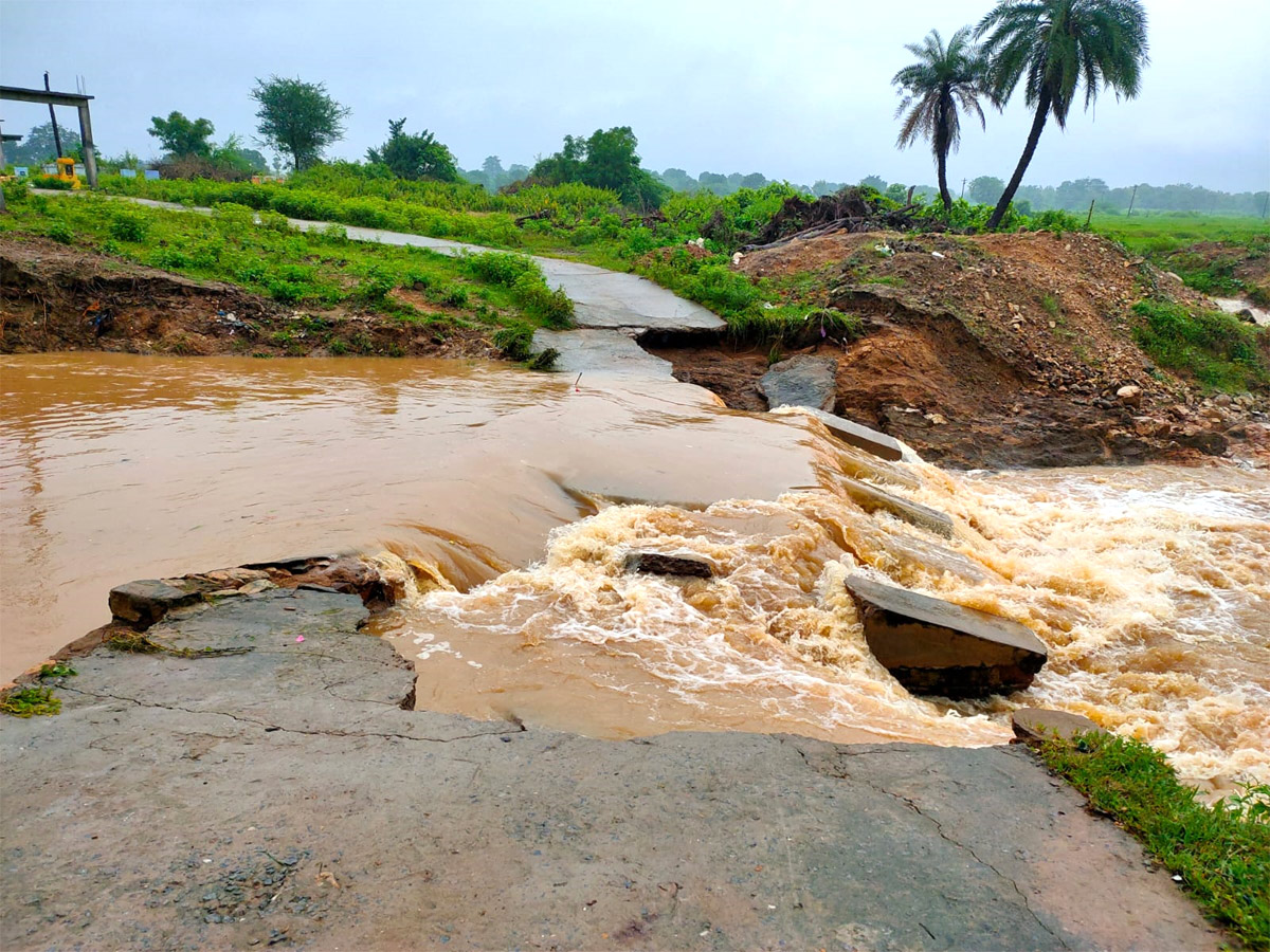 Heavy Rains In Telugu States  - Sakshi2