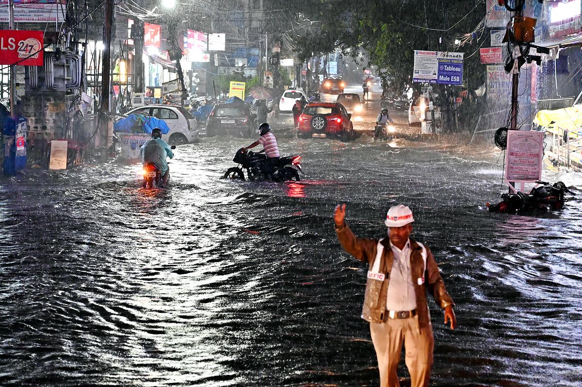 Heavy Rains In Hyderabad - Sakshi5