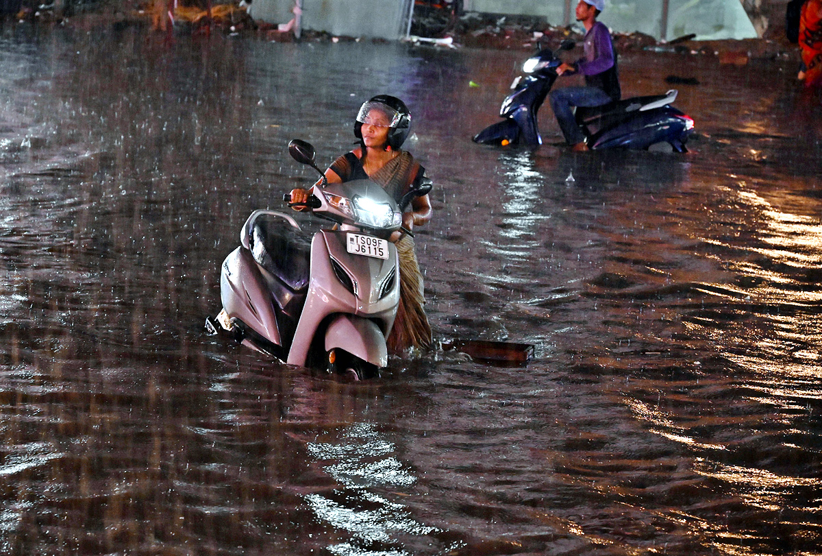 Heavy Rains In Hyderabad - Sakshi2