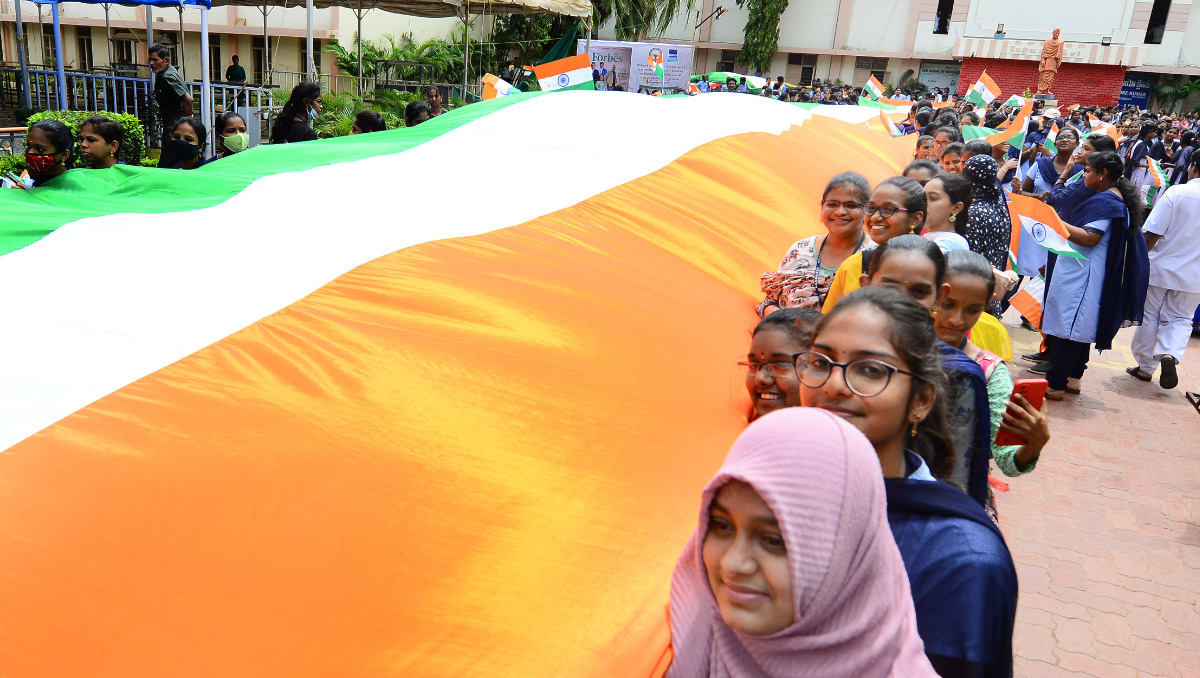 Vijayawada: Students Take Out Rally With Gaint National Flag - Sakshi4