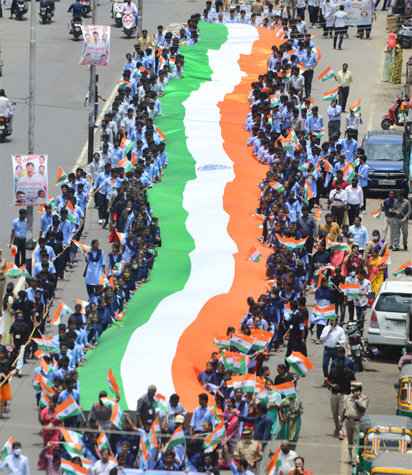 Vijayawada: Students Take Out Rally With Gaint National Flag - Sakshi18