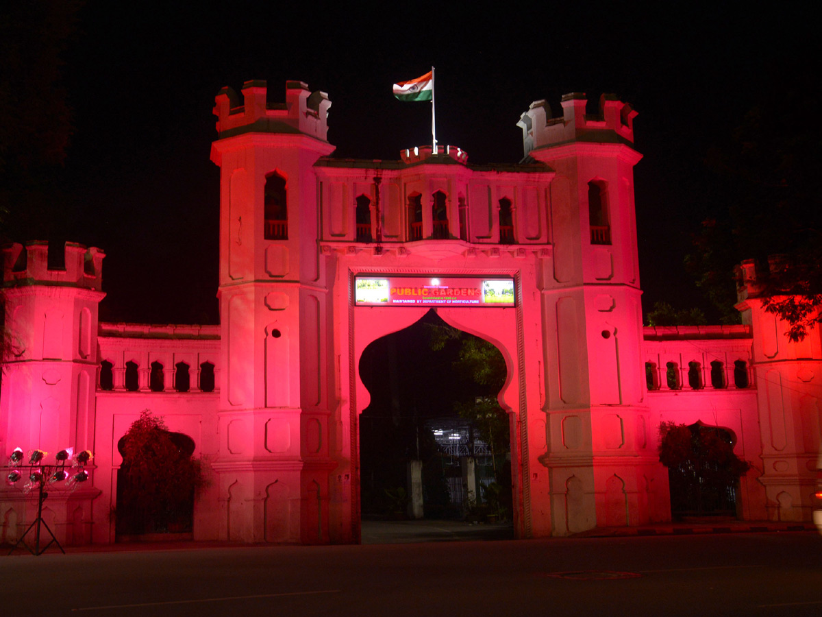 Landmarks across Telangana lits up in tricolour Photo Gallery - Sakshi2