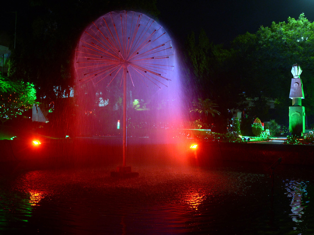 Landmarks across Telangana lits up in tricolour Photo Gallery - Sakshi7