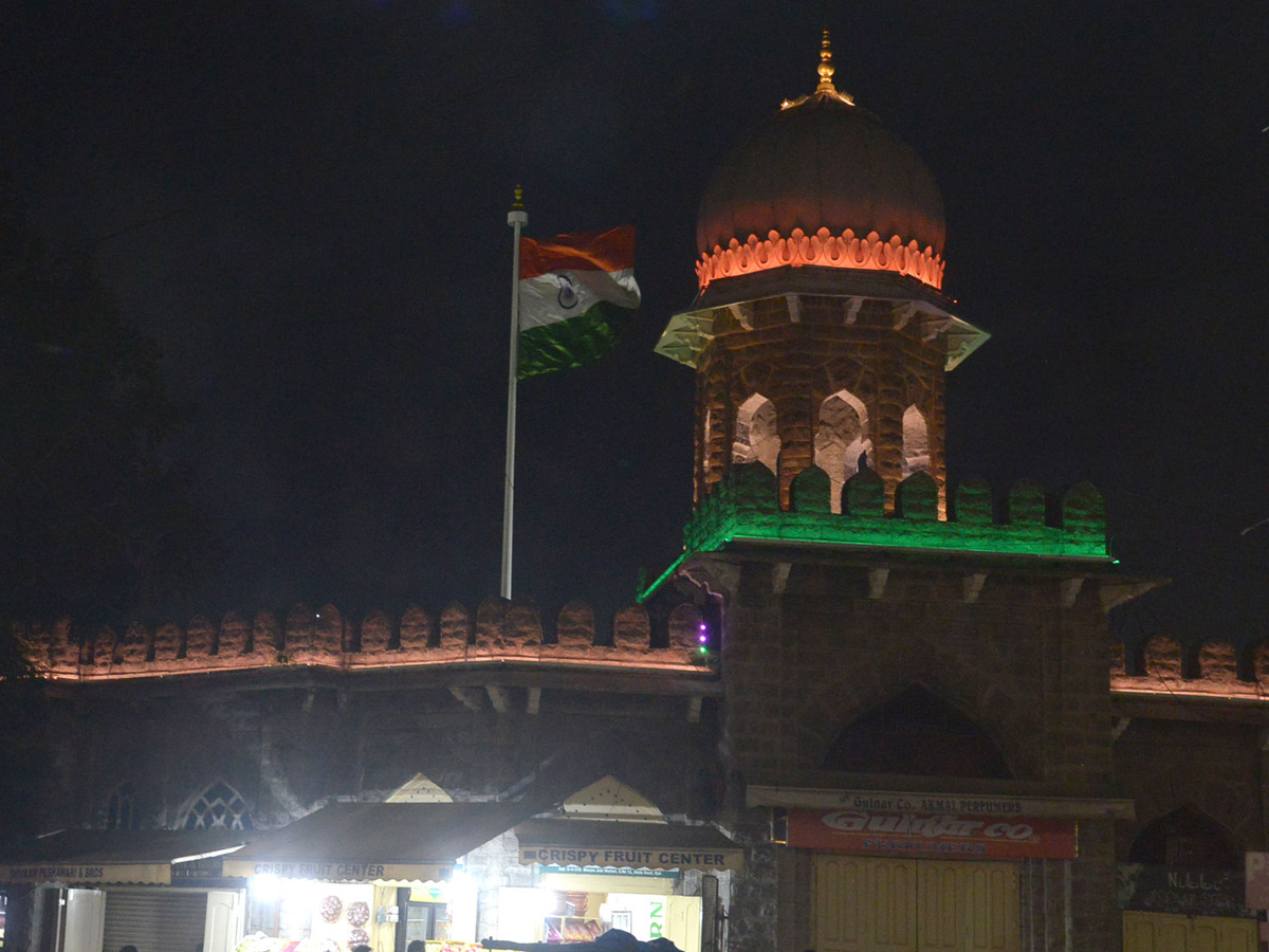 Landmarks across Telangana lits up in tricolour Photo Gallery - Sakshi4