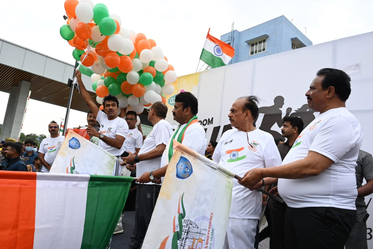 Thousands Take Part In 5K Freedom Run Across Telangana - Sakshi5