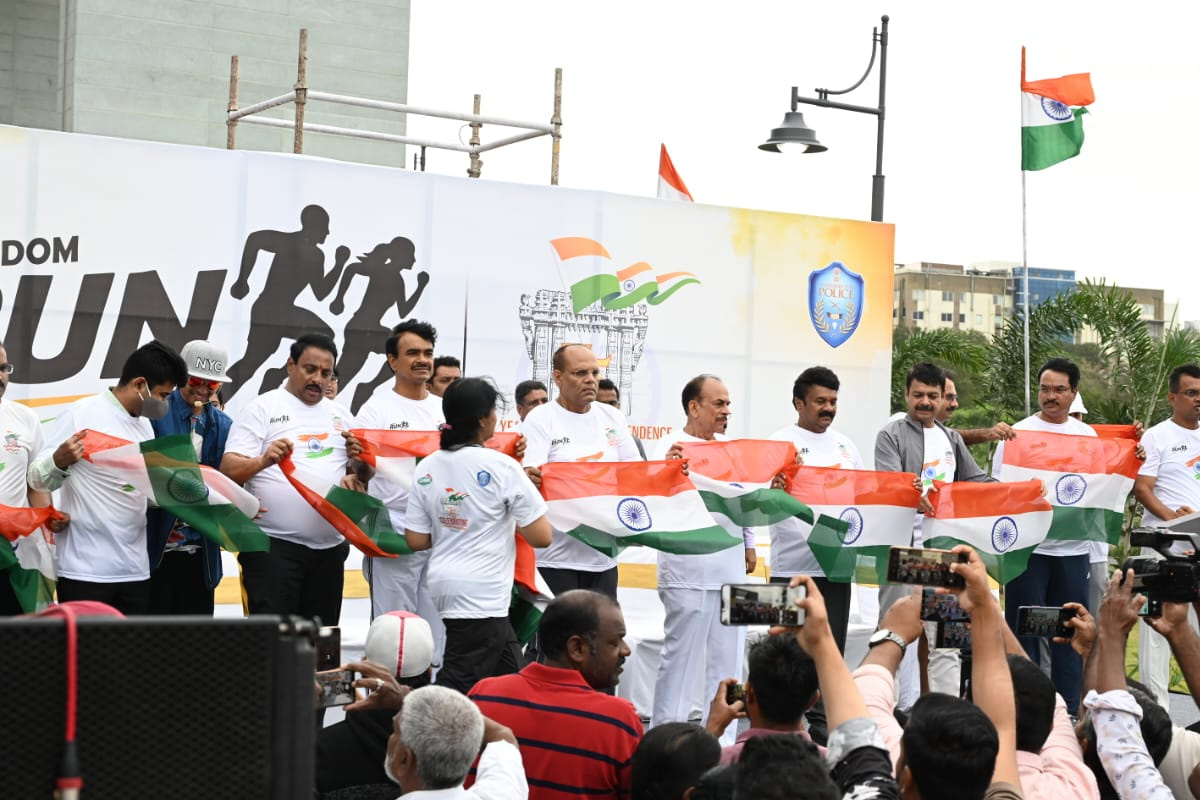 Thousands Take Part In 5K Freedom Run Across Telangana - Sakshi6