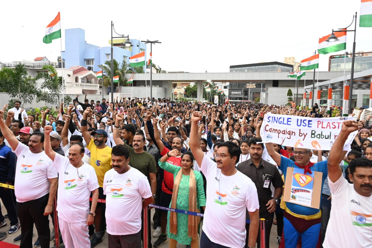 Thousands Take Part In 5K Freedom Run Across Telangana - Sakshi7