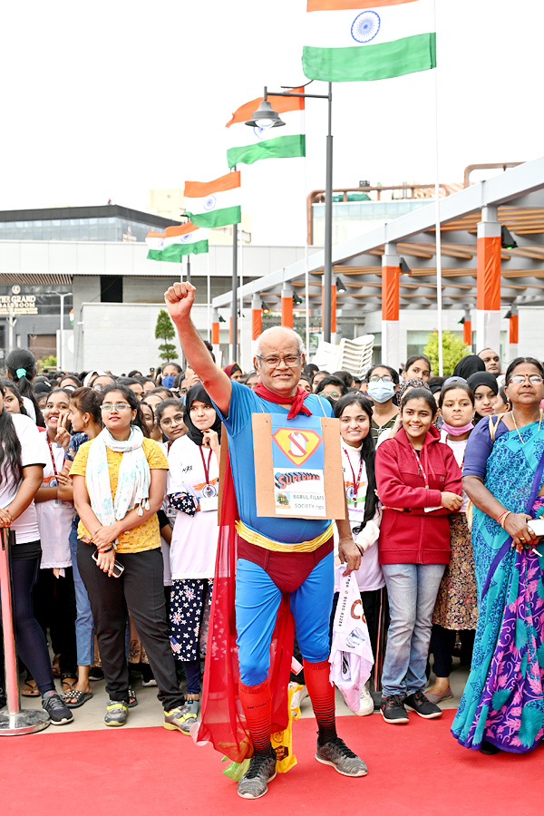 Thousands Take Part In 5K Freedom Run Across Telangana - Sakshi20