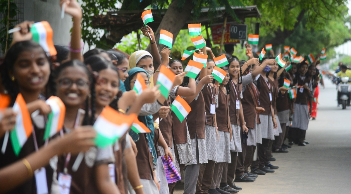 Vijayawada: School Students Rally With 400 Foot Long National Flag - Sakshi6