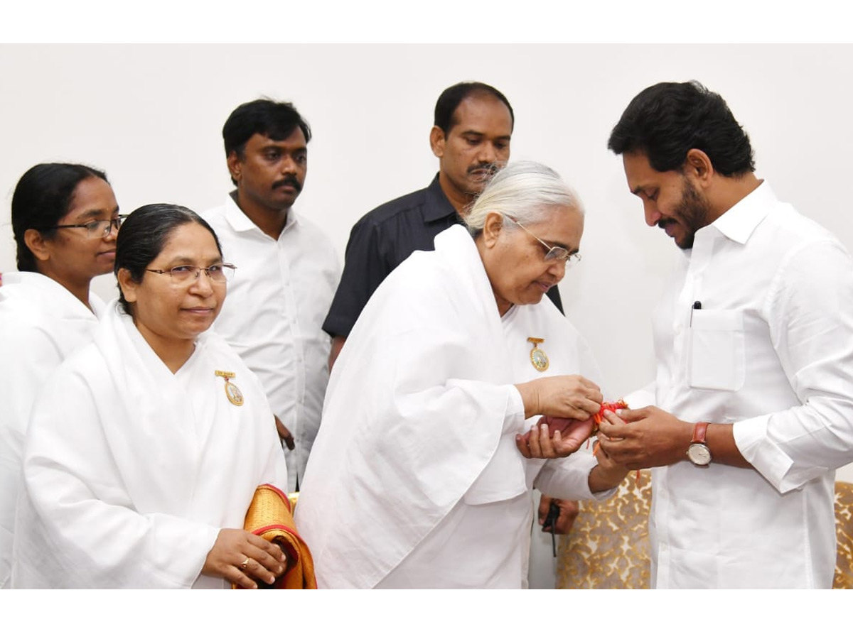 Women Leaders tie Rakhi to AP CM YS Jagan on Raksha Bandhan Photo Gallery - Sakshi7