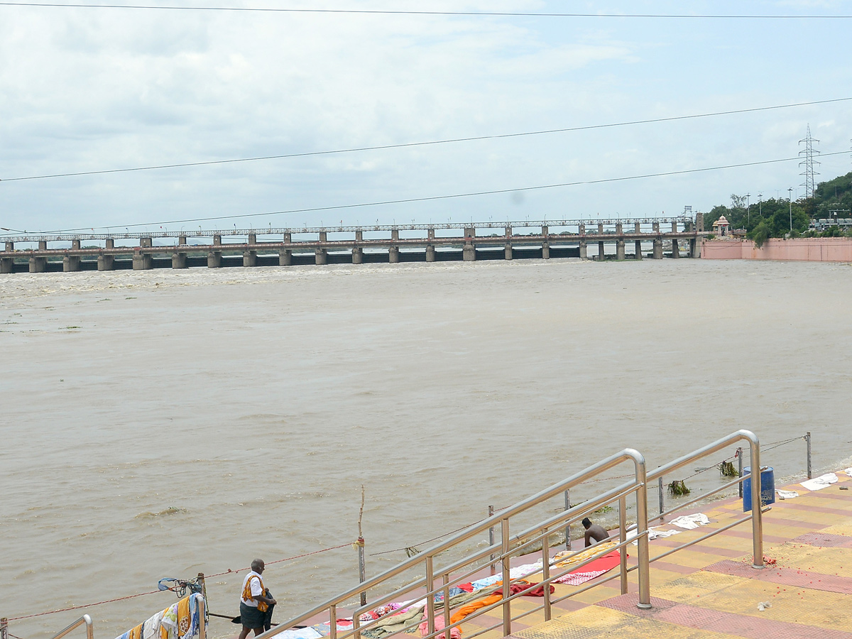 Heavy Flood Inflow to Krishna River Photo Gallery - Sakshi2