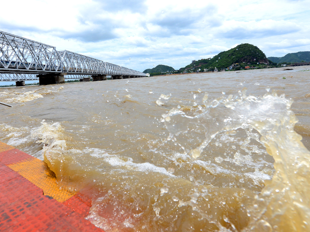 Heavy Flood Inflow to Krishna River Photo Gallery - Sakshi11