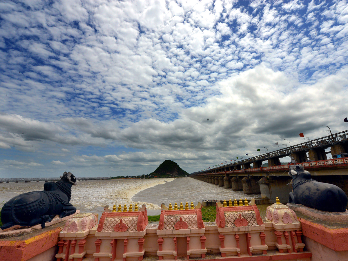 Heavy Flood Inflow to Krishna River Photo Gallery - Sakshi8