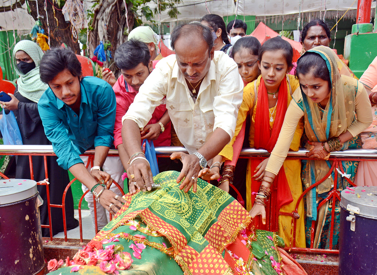 Roti Festival Celebrations Barashahid Dargah At Nellore  - Sakshi2