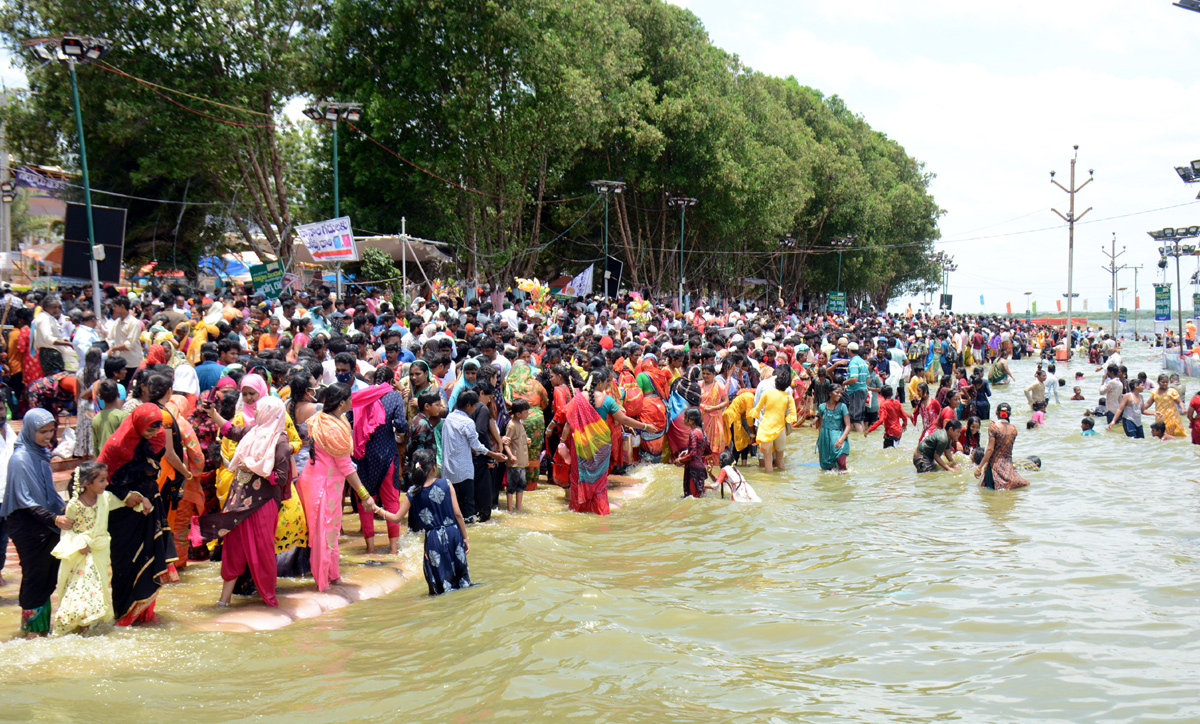 Roti Festival Celebrations Barashahid Dargah At Nellore  - Sakshi1