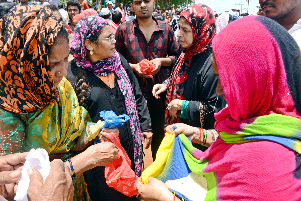 Roti Festival Celebrations Barashahid Dargah At Nellore  - Sakshi15