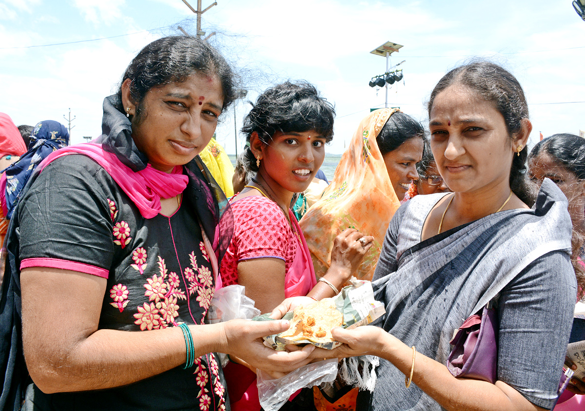 Roti Festival Celebrations Barashahid Dargah At Nellore  - Sakshi16