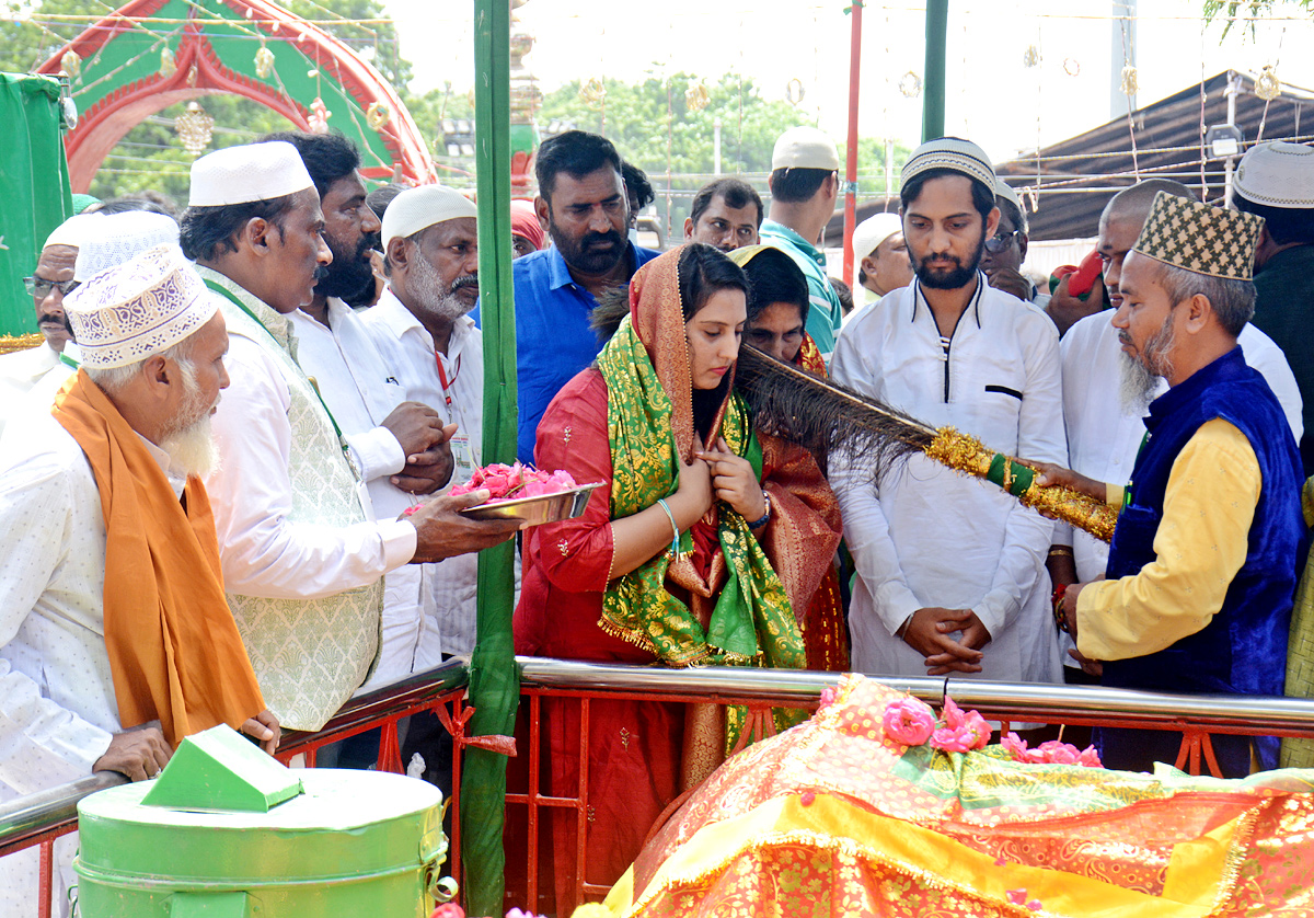 Roti Festival Celebrations Barashahid Dargah At Nellore  - Sakshi23