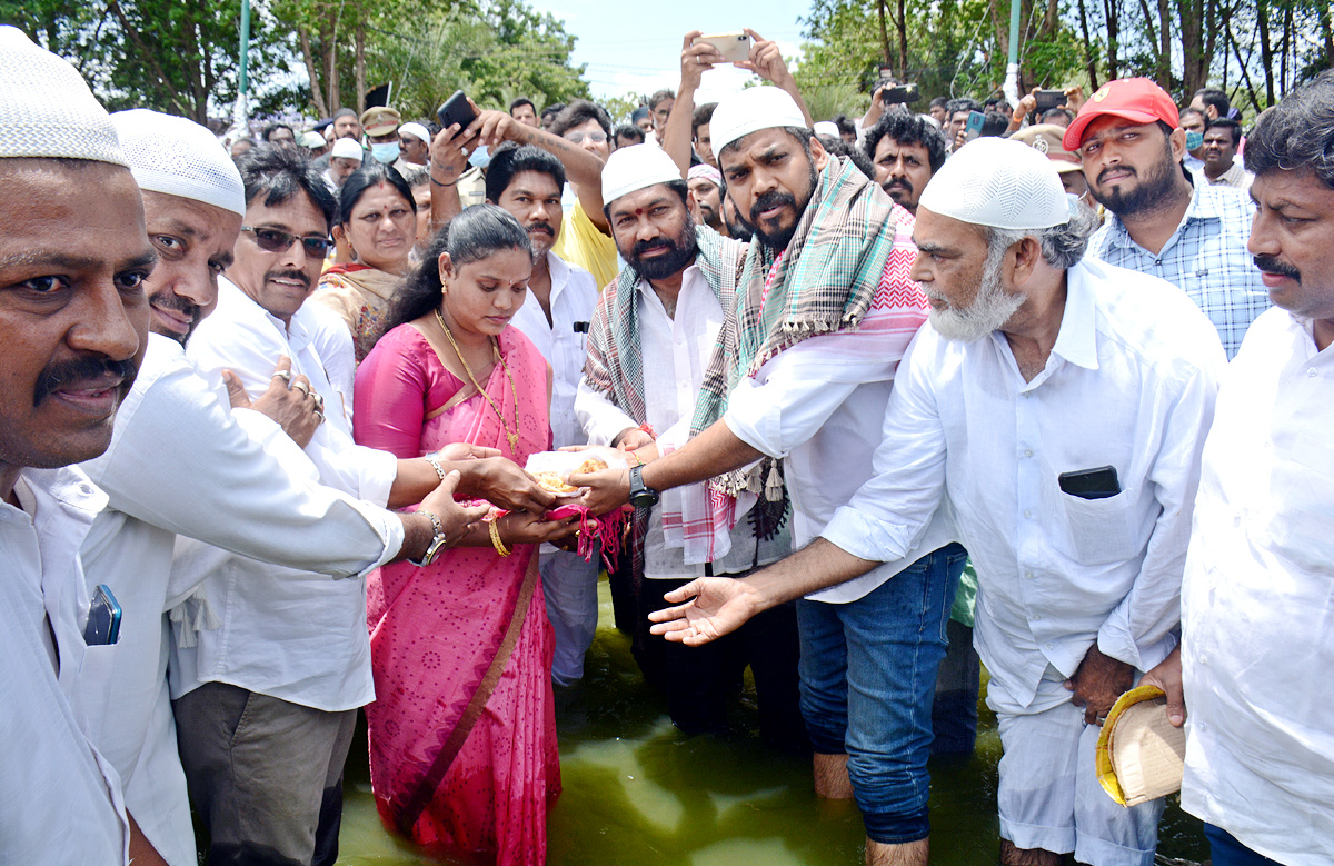 Roti Festival Celebrations Barashahid Dargah At Nellore  - Sakshi25