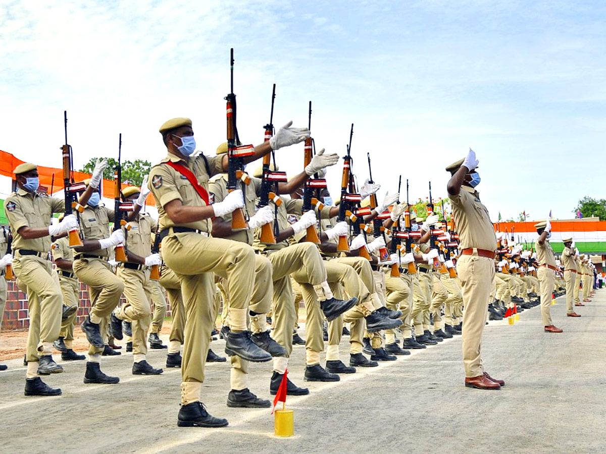 Independence Day Celebration Parade at Indira Gandhi Municipal Stadium in Vijayawada - Sakshi1