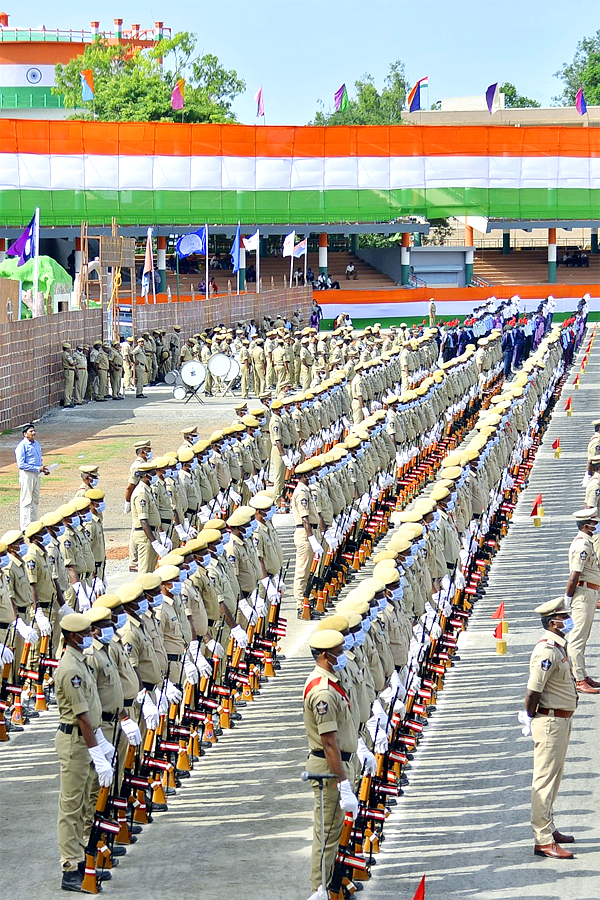 Independence Day Celebration Parade at Indira Gandhi Municipal Stadium in Vijayawada - Sakshi13