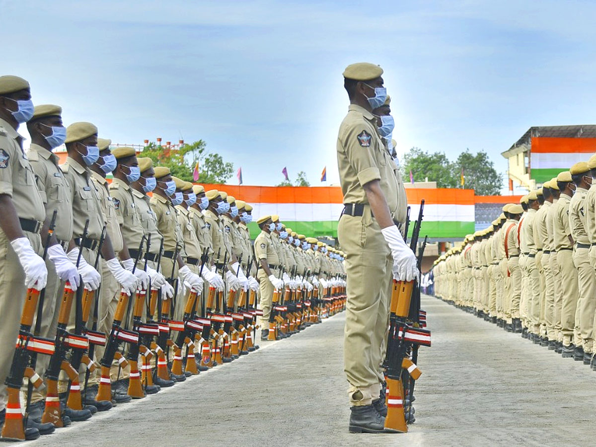 Independence Day Celebration Parade at Indira Gandhi Municipal Stadium in Vijayawada - Sakshi7