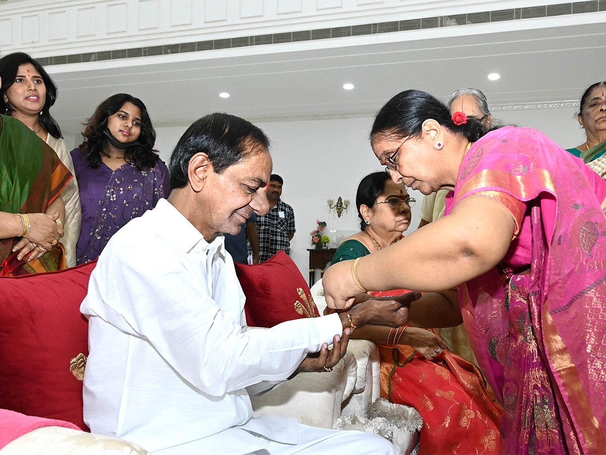 Telangana CM KCR celebrates special bond with Sisters Pics - Sakshi10