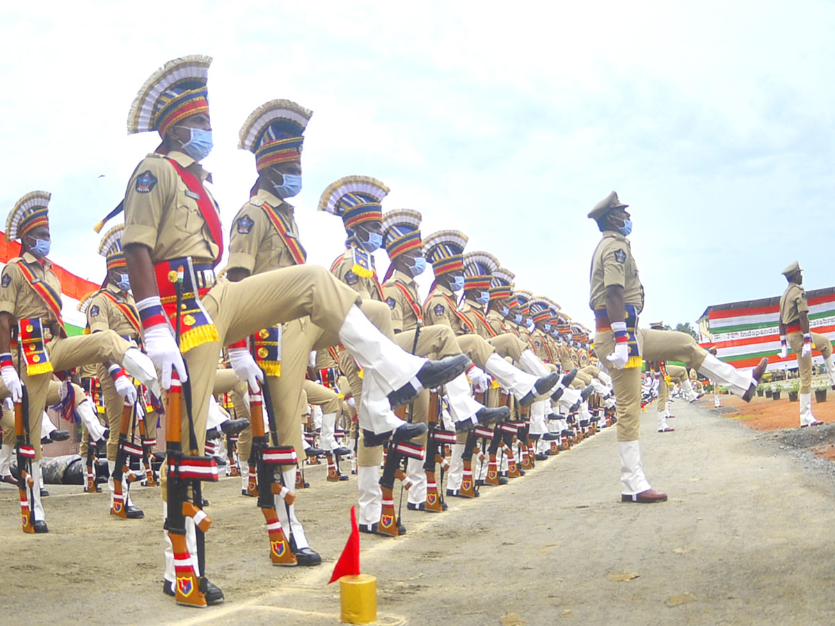 Independence Day Celebration Parade at Indira Gandhi Municipal Stadium Photos - Sakshi10