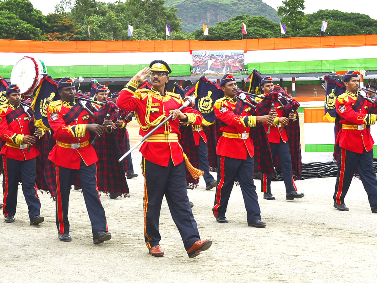 Independence Day Celebration Parade at Indira Gandhi Municipal Stadium Photos - Sakshi13