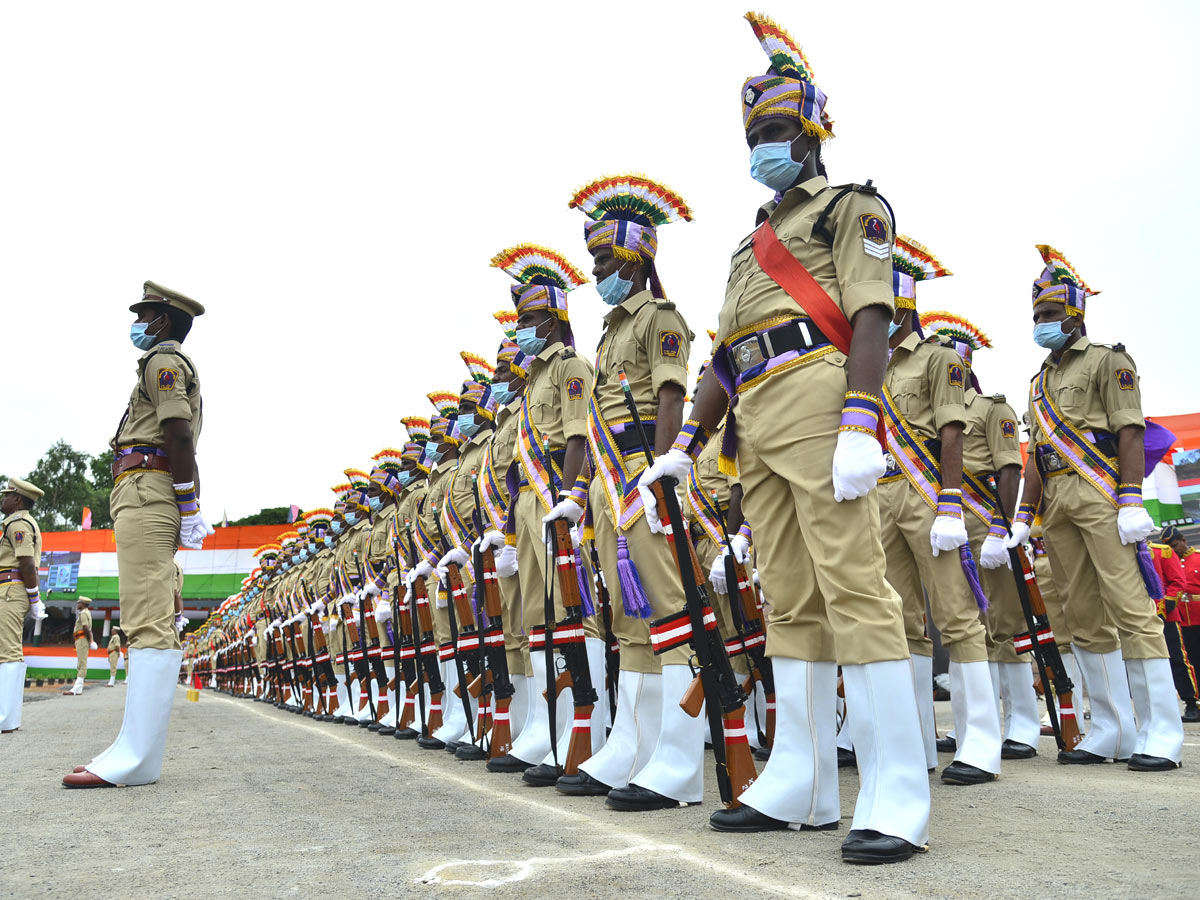 Independence Day Celebration Parade at Indira Gandhi Municipal Stadium Photos - Sakshi15