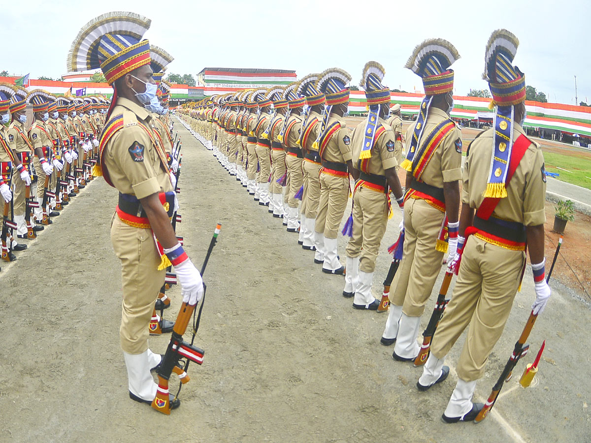 Independence Day Celebration Parade at Indira Gandhi Municipal Stadium Photos - Sakshi20