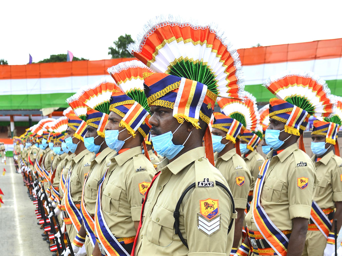 Independence Day Celebration Parade at Indira Gandhi Municipal Stadium Photos - Sakshi21