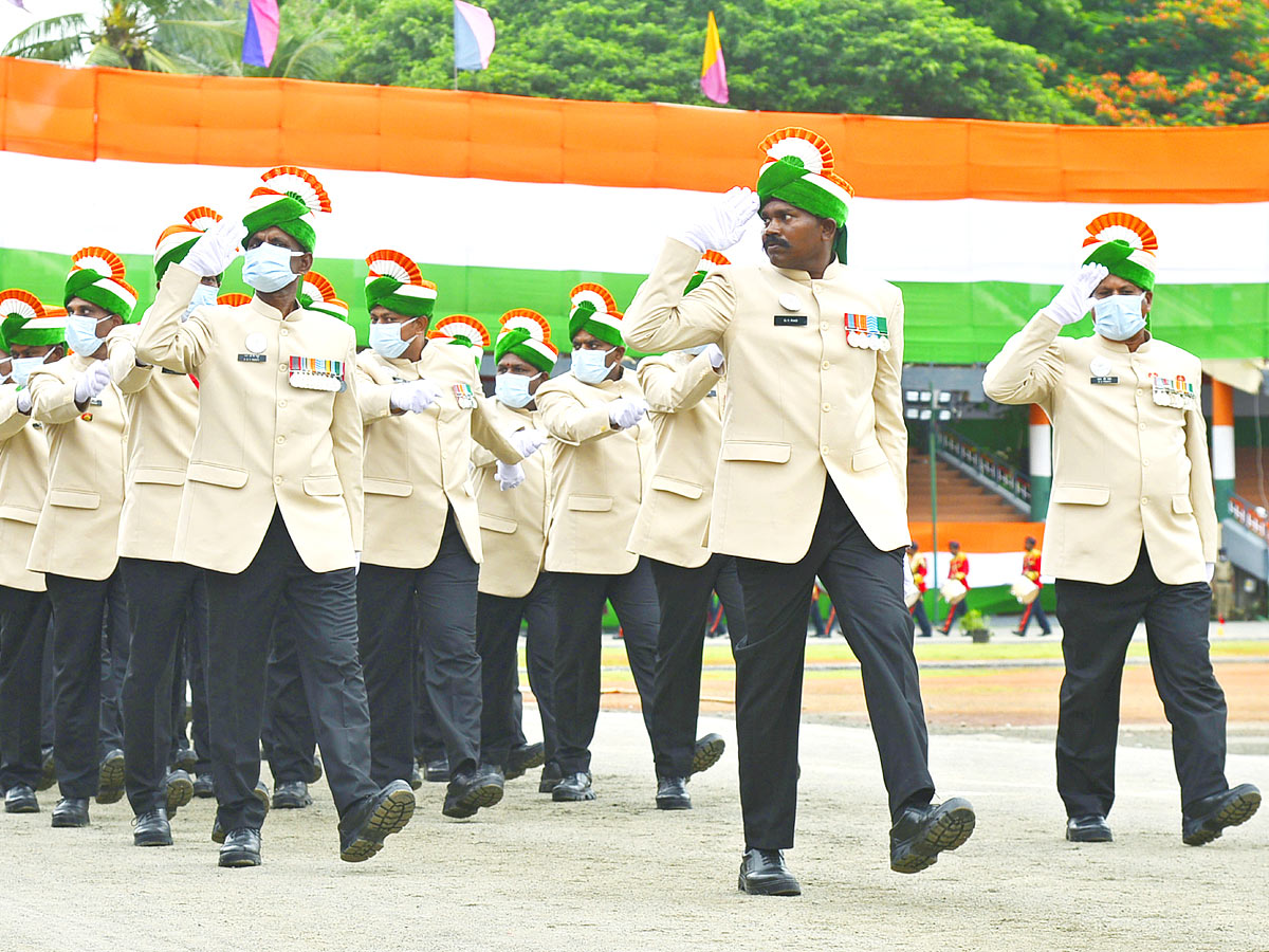 Independence Day Celebration Parade at Indira Gandhi Municipal Stadium Photos - Sakshi22