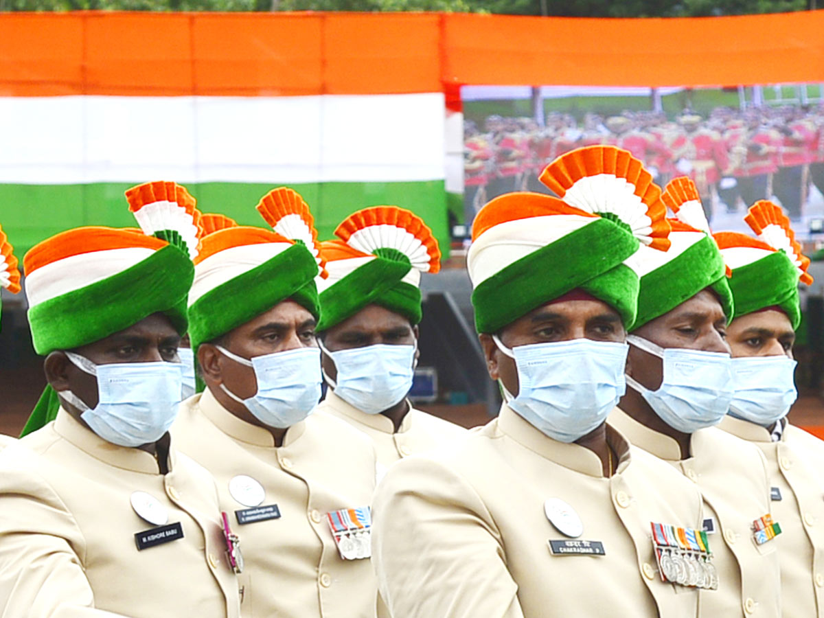 Independence Day Celebration Parade at Indira Gandhi Municipal Stadium Photos - Sakshi4