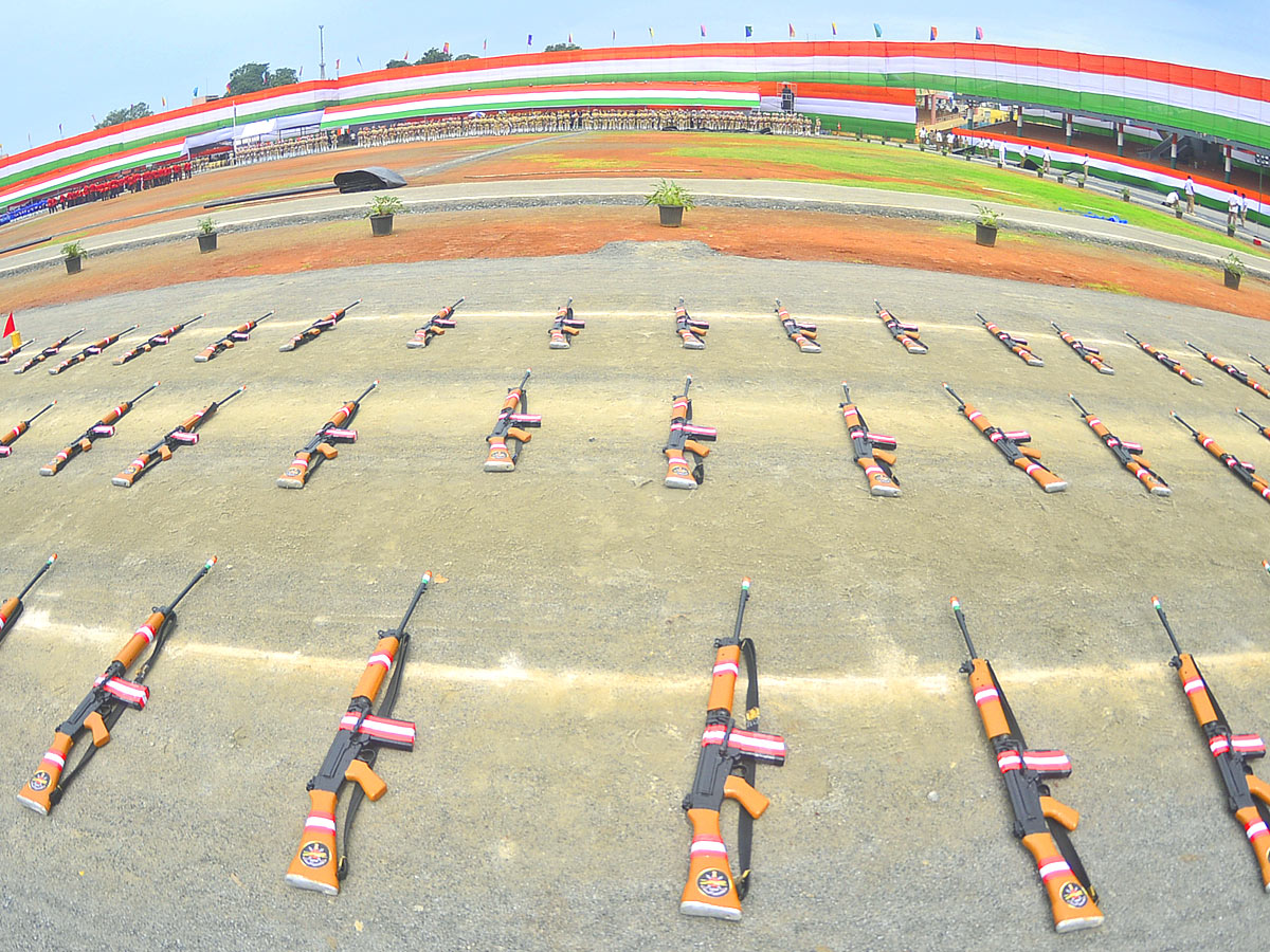 Independence Day Celebration Parade at Indira Gandhi Municipal Stadium Photos - Sakshi6