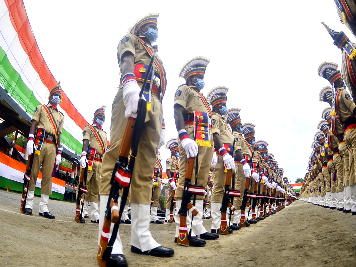 Independence Day Celebration Parade at Indira Gandhi Municipal Stadium Photos - Sakshi8