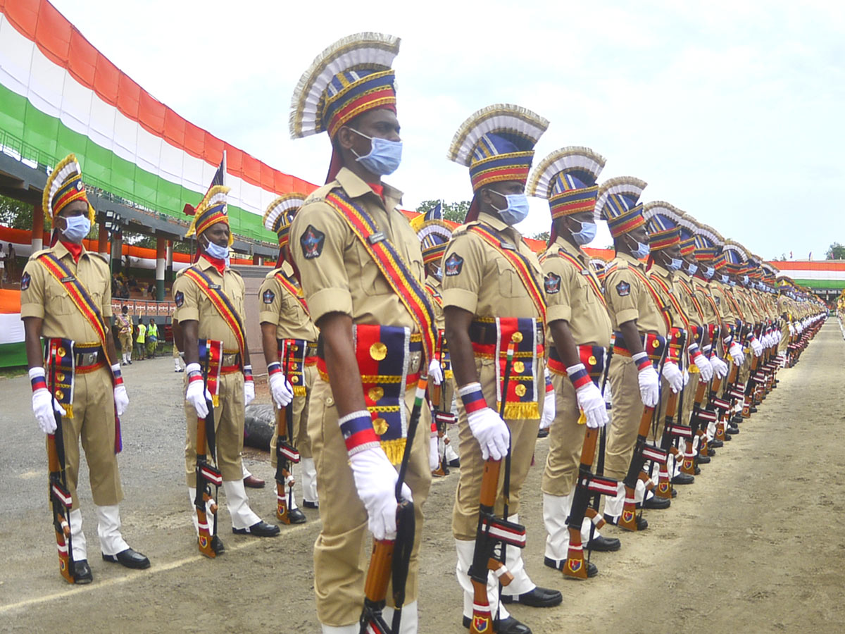 Independence Day Celebration Parade at Indira Gandhi Municipal Stadium Photos - Sakshi9