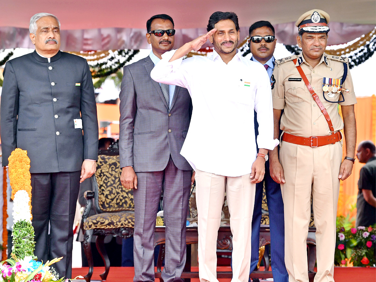 CM Jagan At AP Independence Day Celebration 2022 Photos - Sakshi36