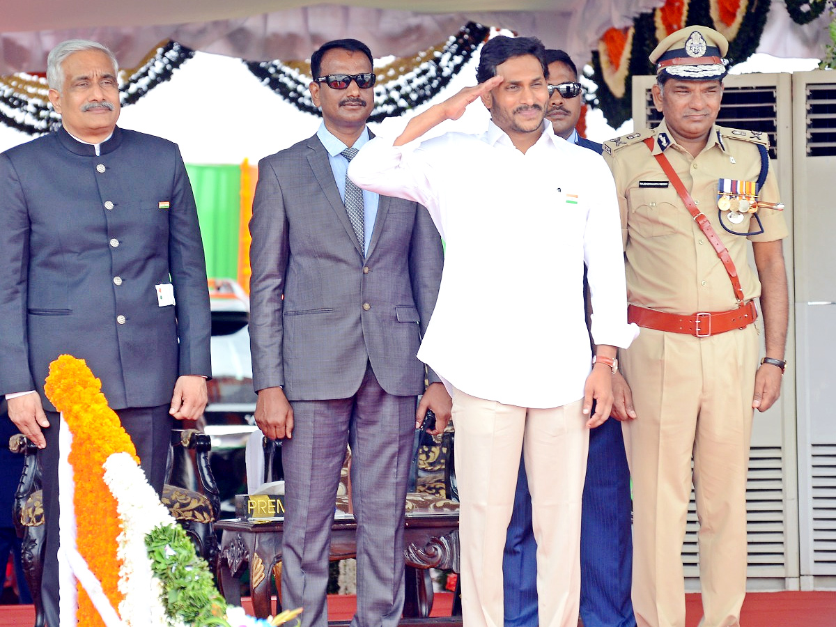 CM Jagan At AP Independence Day Celebration 2022 Photos - Sakshi23