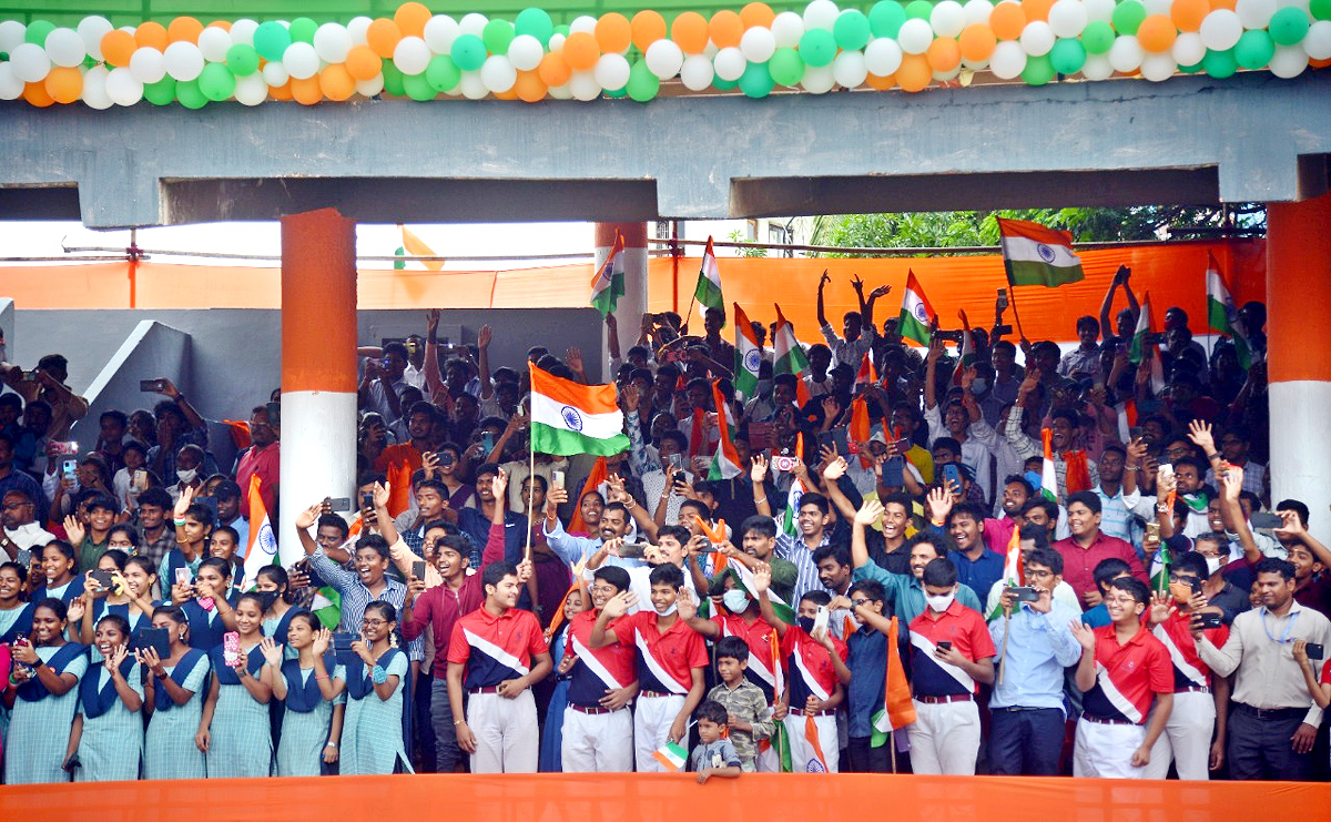 CM Jagan At AP Independence Day Celebration 2022 Photos - Sakshi25