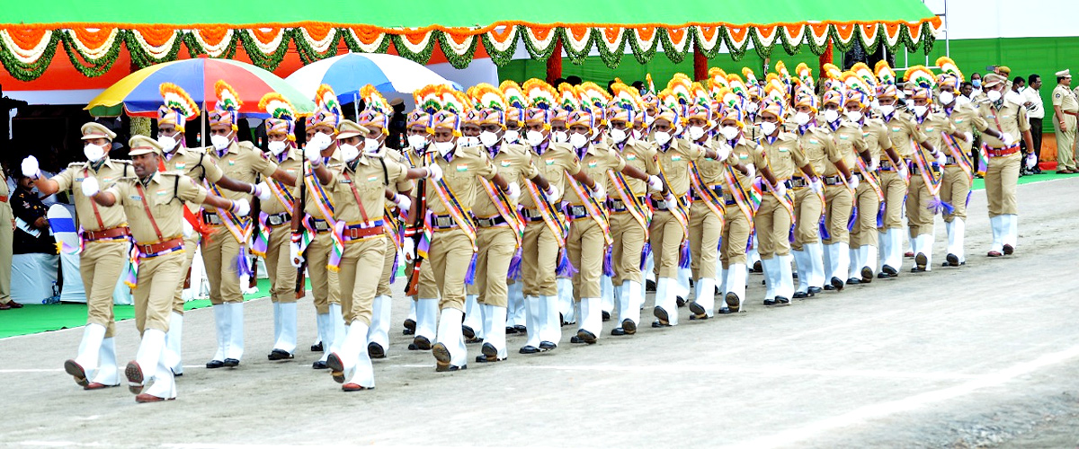 CM Jagan At AP Independence Day Celebration 2022 Photos - Sakshi31