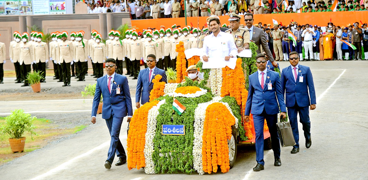 CM Jagan At AP Independence Day Celebration 2022 Photos - Sakshi19