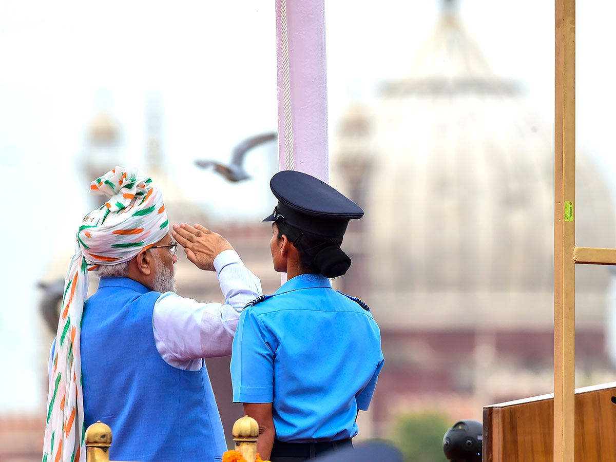 Independence Day 2022: PM Modi Hoists Flag At Red Fort Celebrations Photos - Sakshi14