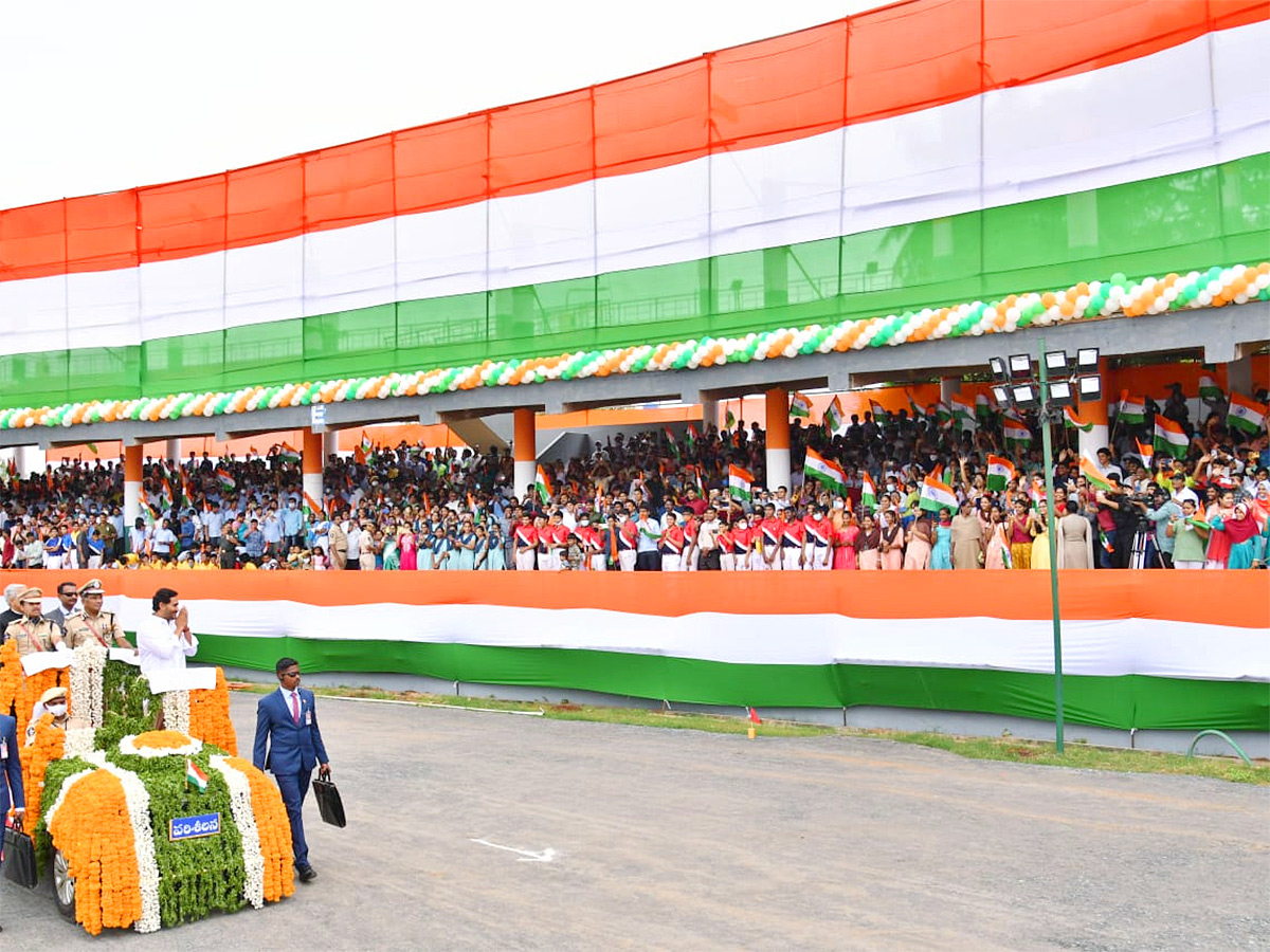 CM Jagan At AP Independence Day Celebration 2022 Photos - Sakshi15