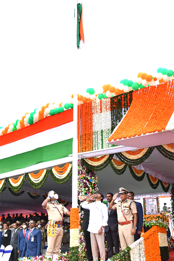 CM Jagan At AP Independence Day Celebration 2022 Photos - Sakshi24