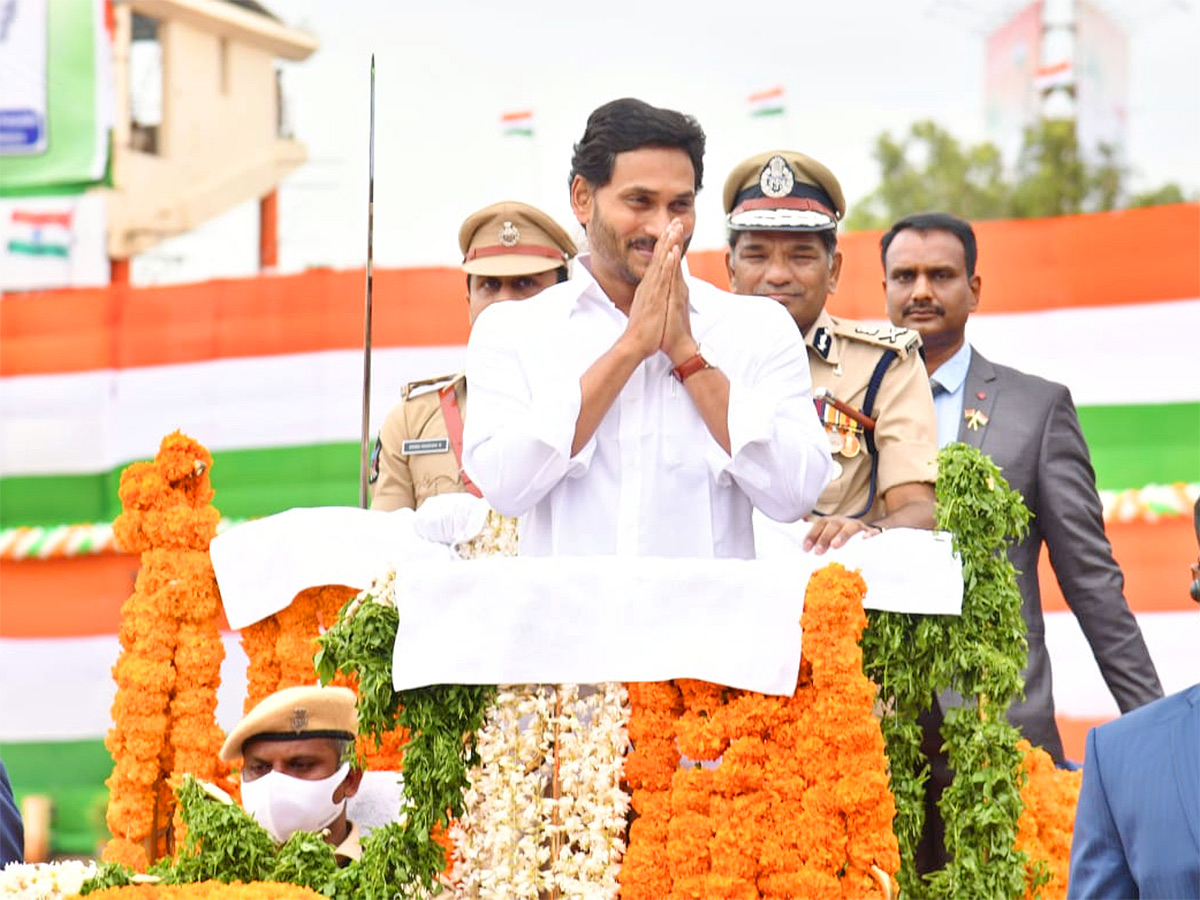 CM Jagan At AP Independence Day Celebration 2022 Photos - Sakshi7