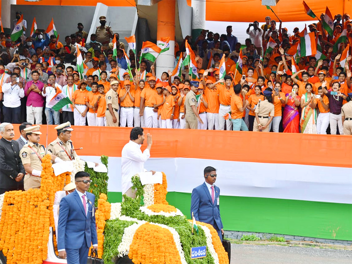 CM Jagan At AP Independence Day Celebration 2022 Photos - Sakshi9