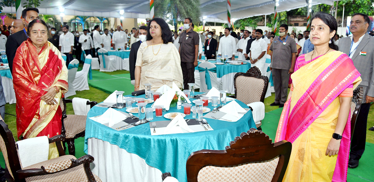 Governor Biswabhusan And AP CM Jagan Participates in At Home Event - Sakshi3