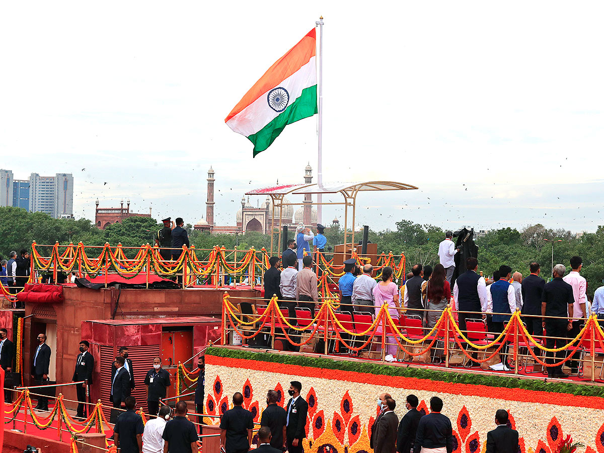 Independence Day 2022: PM Modi Hoists Flag At Red Fort Celebrations Photos - Sakshi1